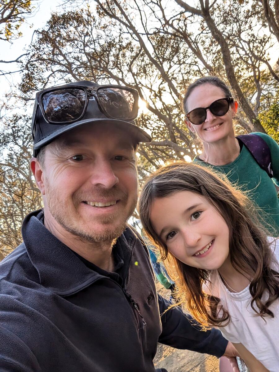 Family bushwalk in the Southern Highlands